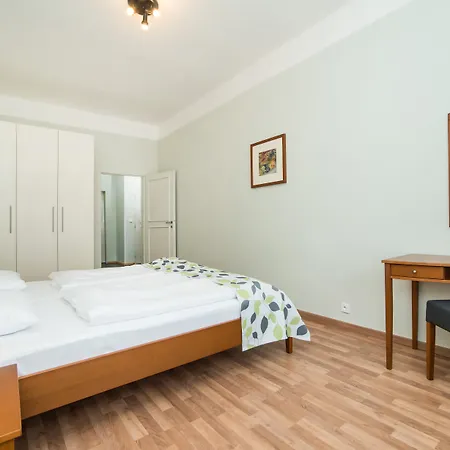 Aparthotel Orion